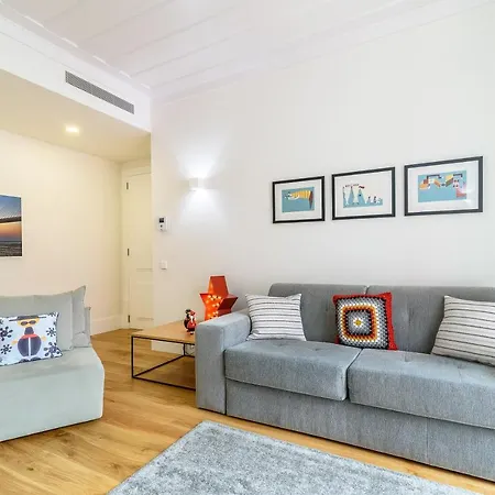 Modern Flat In Downtown By Lovelystay Лісабон